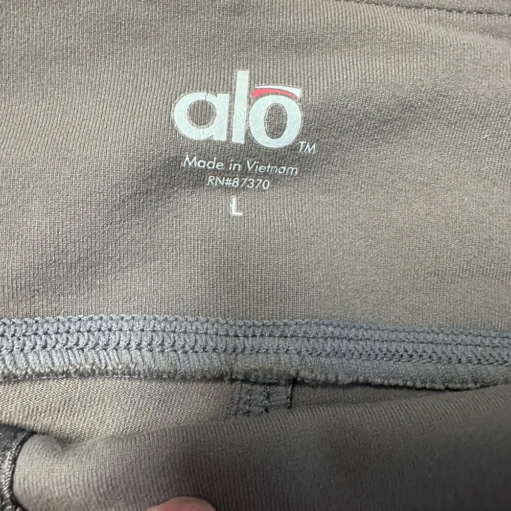 ALO Yoga Capri Leggings- Brown - Picture 3 of 8